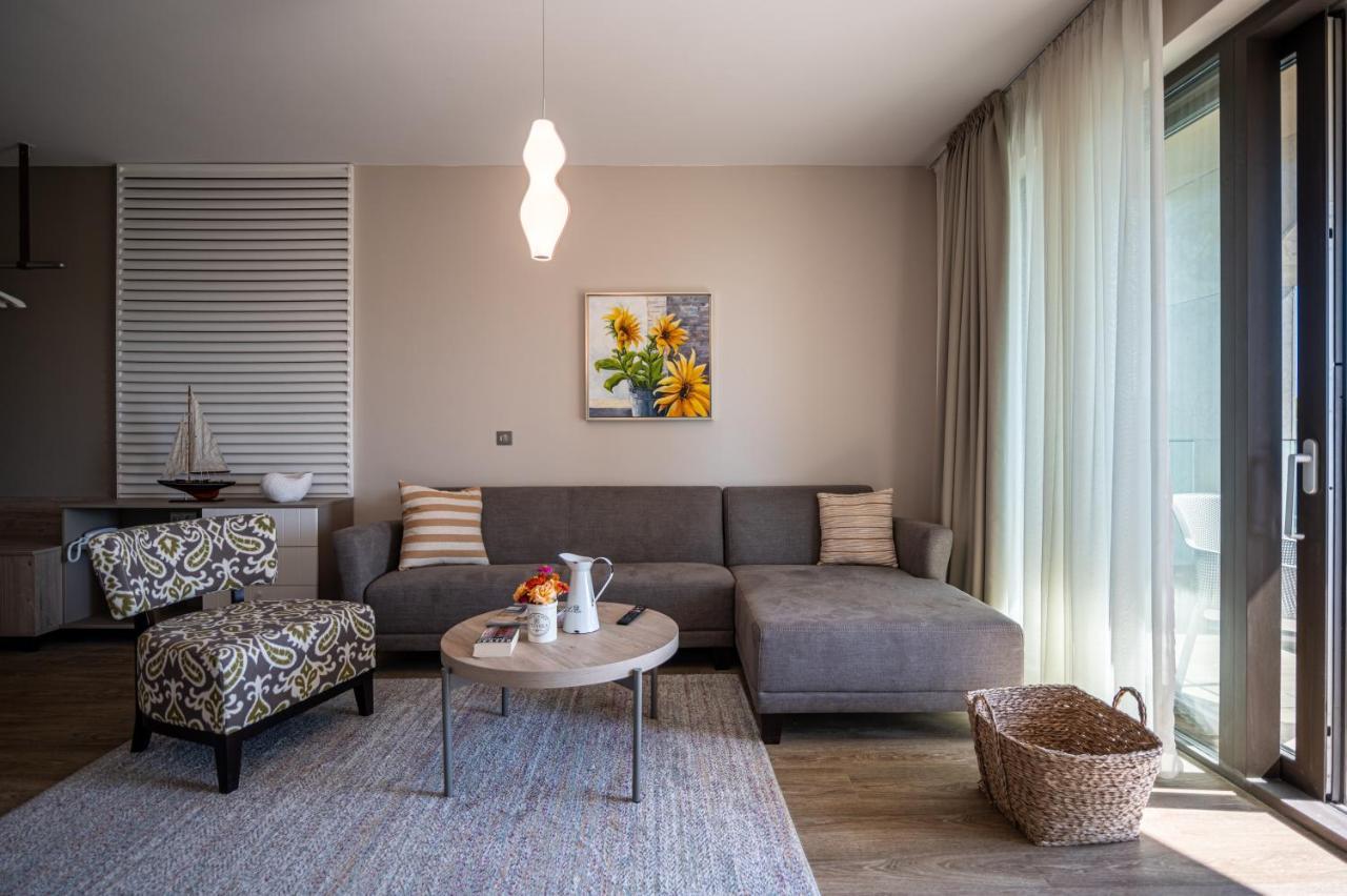 Romance Hotel And Family Suites Saints Constantine and Helena Exteriér fotografie